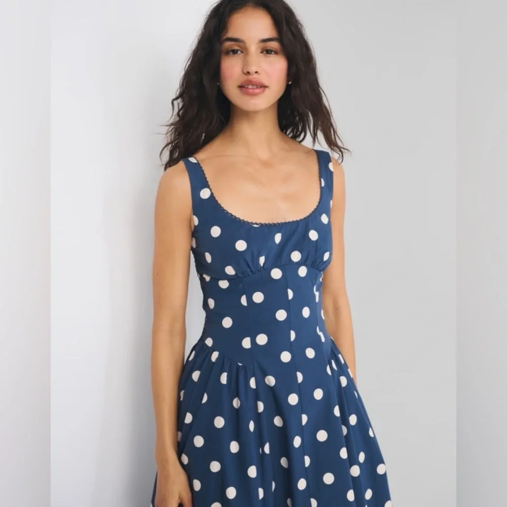 BNWT! A&F Bra-Free Dylan Midi Dress - Picture 3 of 10